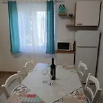 Tihana-ground Floor With Large Terrace Apartament Makarska