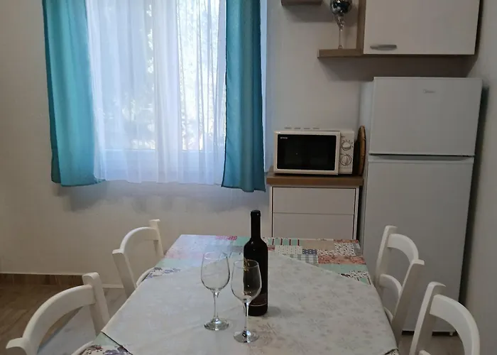 Tihana-ground Floor With Large Terrace Apartment Makarska