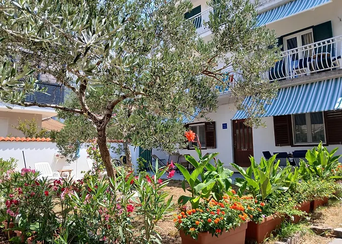 Tihana-ground Floor With Large Terrace Apartment Makarska