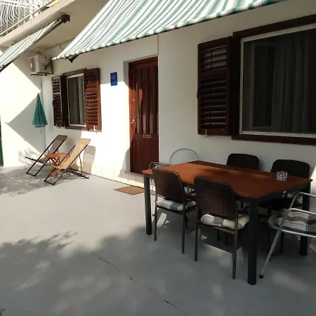 Apartment Tihana-ground Floor With Large Terrace Makarska