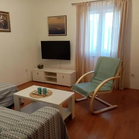 Apartmán Tihana-ground Floor With Large Terrace