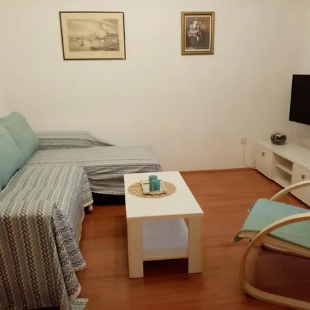 Tihana-ground Floor With Large Terrace Apartmán