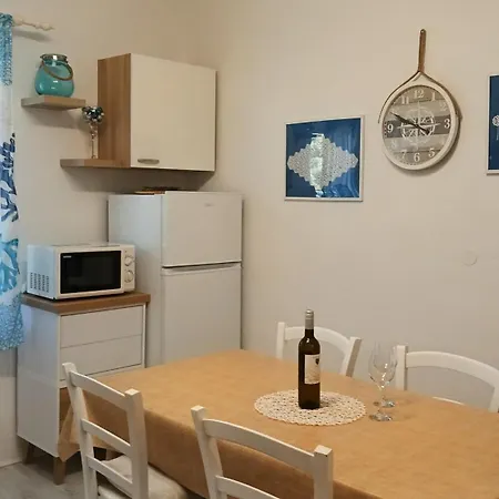 Tihana-ground Floor With Large Terrace * Makarska