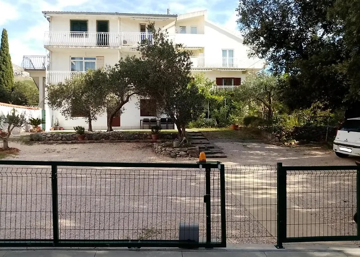 Tihana-ground Floor With Large Terrace מאקרסקה