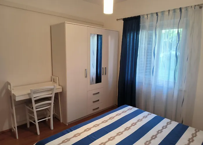 Apartament Tihana-ground Floor With Large Terrace Makarska
