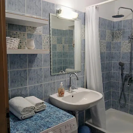 Tihana-ground Floor With Large Terrace דירה מאקרסקה