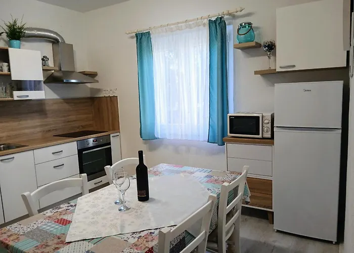 Lejlighed Tihana-ground Floor With Large Terrace Makarska
